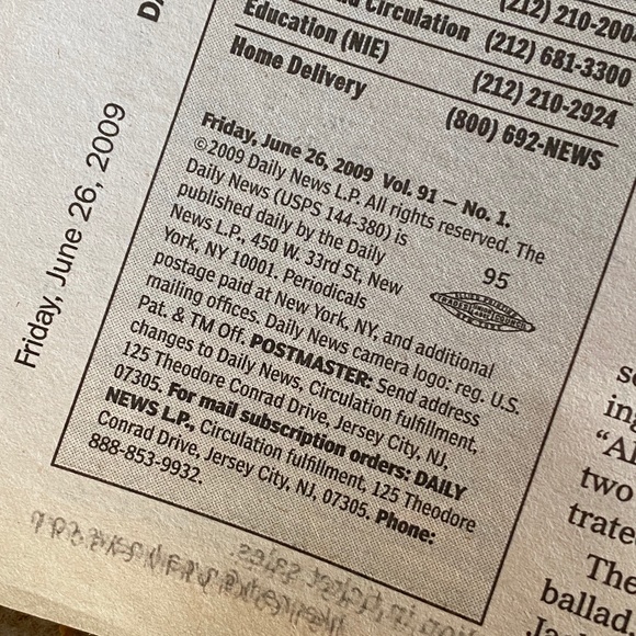 Two NY Daily Newspapers I Coverage of deaths of Michael Jackson & Farrah Fawcett - Picture 5 of 11